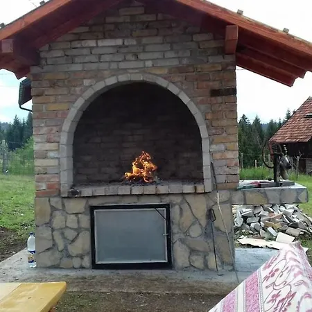 Vikendica Na Selu Dragoradi